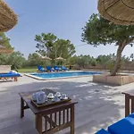 Villa Son Ullastre - Family Only